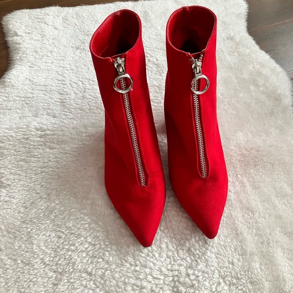 Red ankle boot - Picture 1 of 4
